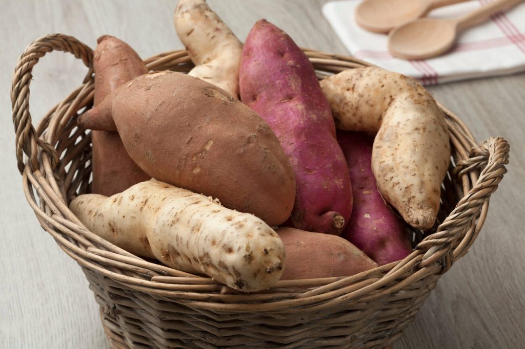 which is healthier sweet potatoes or white potatoes